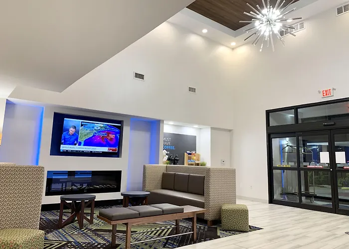 Holiday Inn Express & Suites Longview North By Ihg